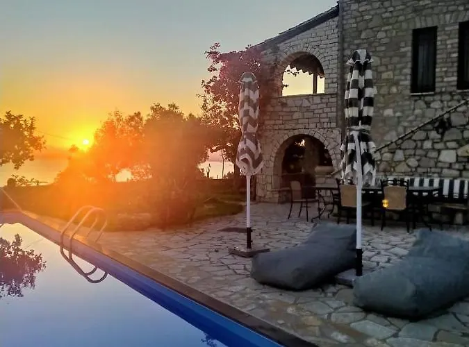 Once Upon A Time - A Castle Of Magical Sunsets Вилла *